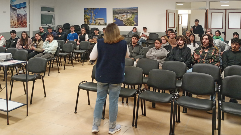 Centro de Formación Profesional N°401 e Instituto Superior de Formación Técnica N°195 de Lima