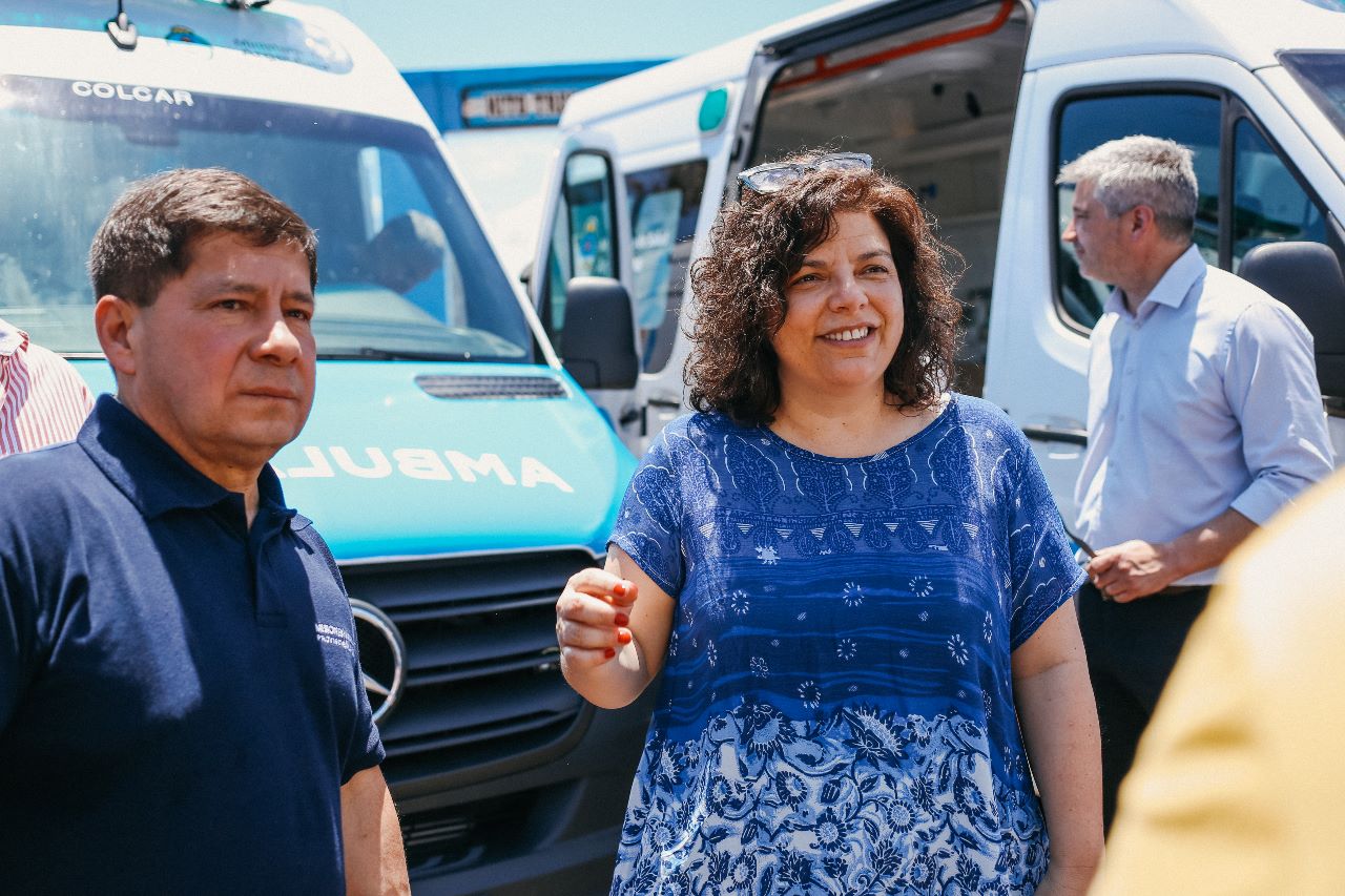 05.11.22 Vizzotti en Puerto Iguazú entrega ambulancias Misiones