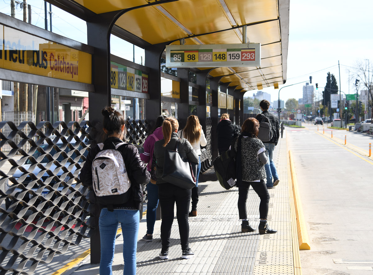Metrobus Calchaquí (Quilmes)