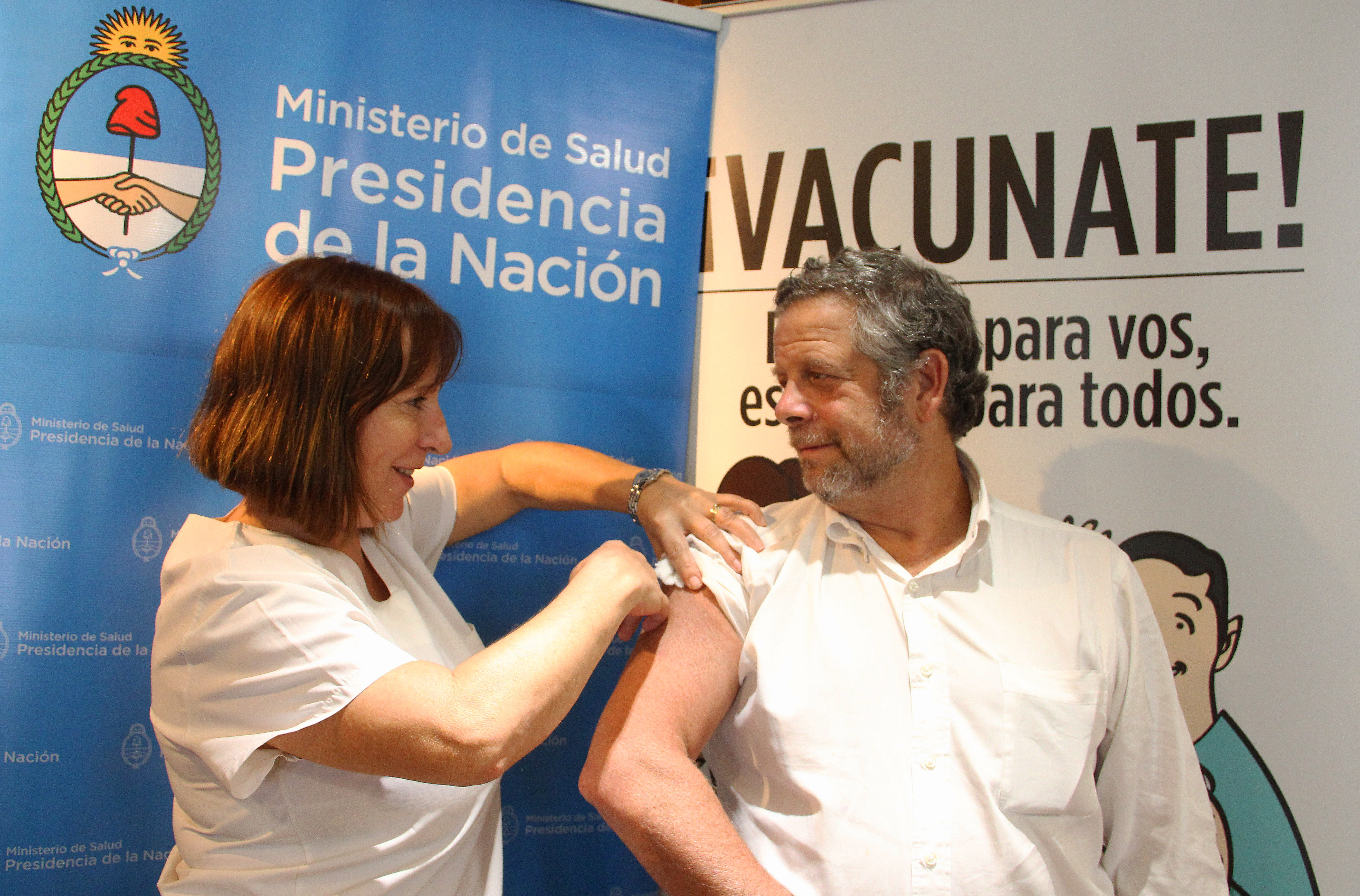 11-04-18 Rubinstein recibió vacuna antigripal