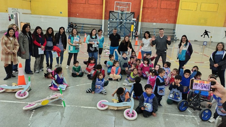 Niños participan de jornadas de Educación Vial. 