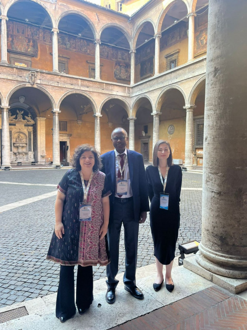 15.10.22 VIZOTTI CON OMAR ABDI UNICEF EN IV CUMBRE MUNDIAL SALUD MENTAL