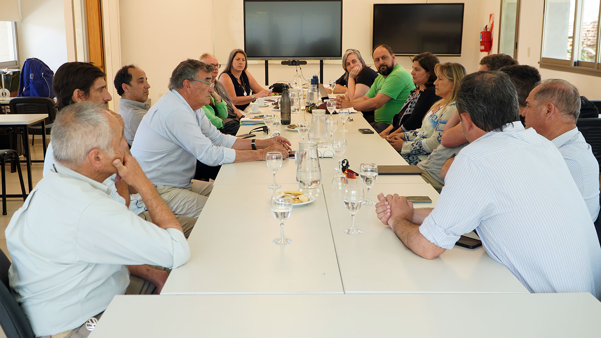 Equipos del PEI y UNSADA trabajando.