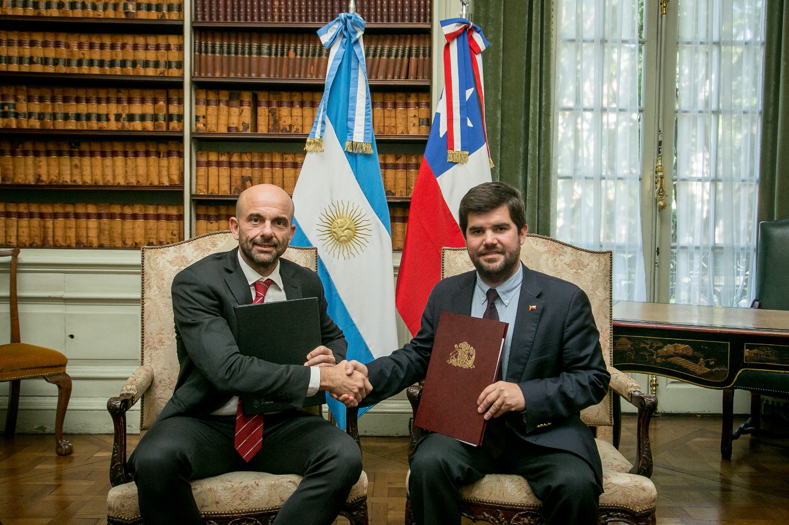 Firma Memorandum entre Argentina y Chile
