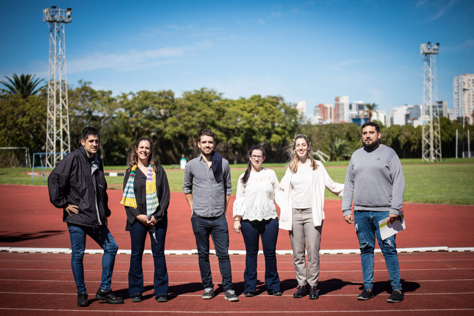 Karina Iummato, coordinadora de los observatorios del INADI, junto a su equipo de trabajo.