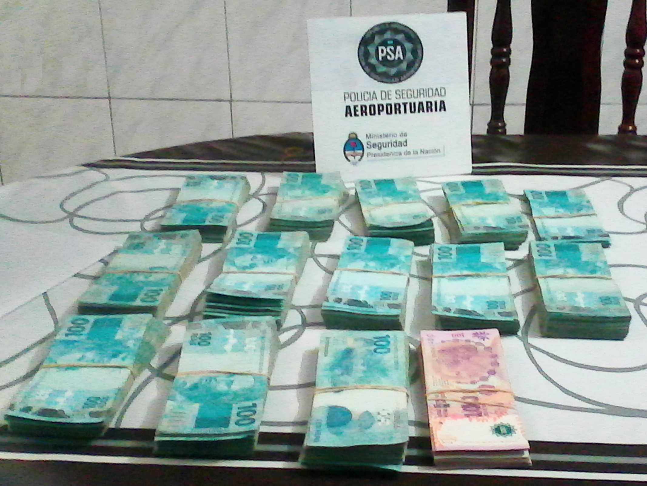 La PSA desbarató una banda dedicada al contrabando de divisas y lavado de dinero