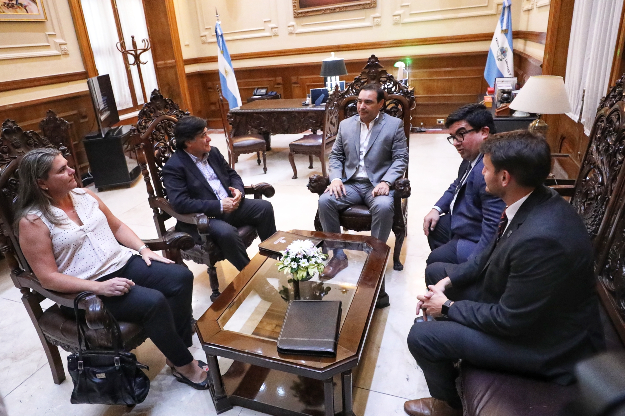 Reunión con el Gobernador Valdés