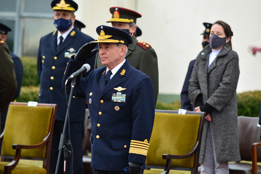 el jefe de Estado Mayor General de la Fuerza Aérea Argentina pronunció la fórmula de rigor “Subordinación y Valor”