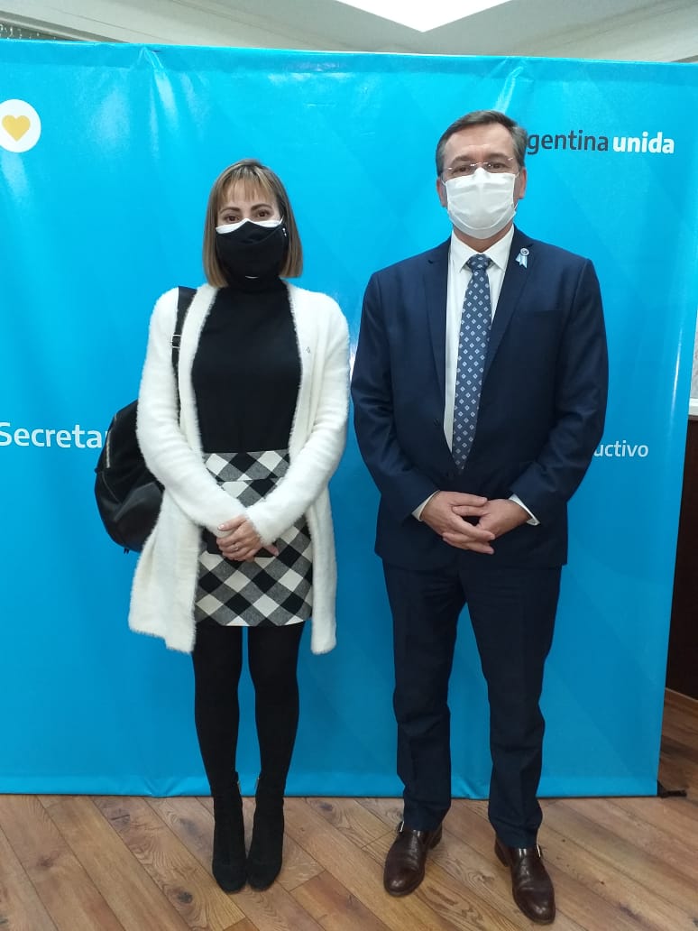 Hensel recibi&oacute; a la ministra de Miner&iacute;a de Catamarca, Fernanda &Aacute;vila
