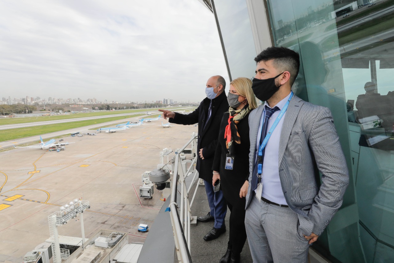 El ministro Guerrera recorrió el remodelado Aeroparque, que en julio recibió más de 336 mil pasajeros y pasajeras | Argentina.gob.ar