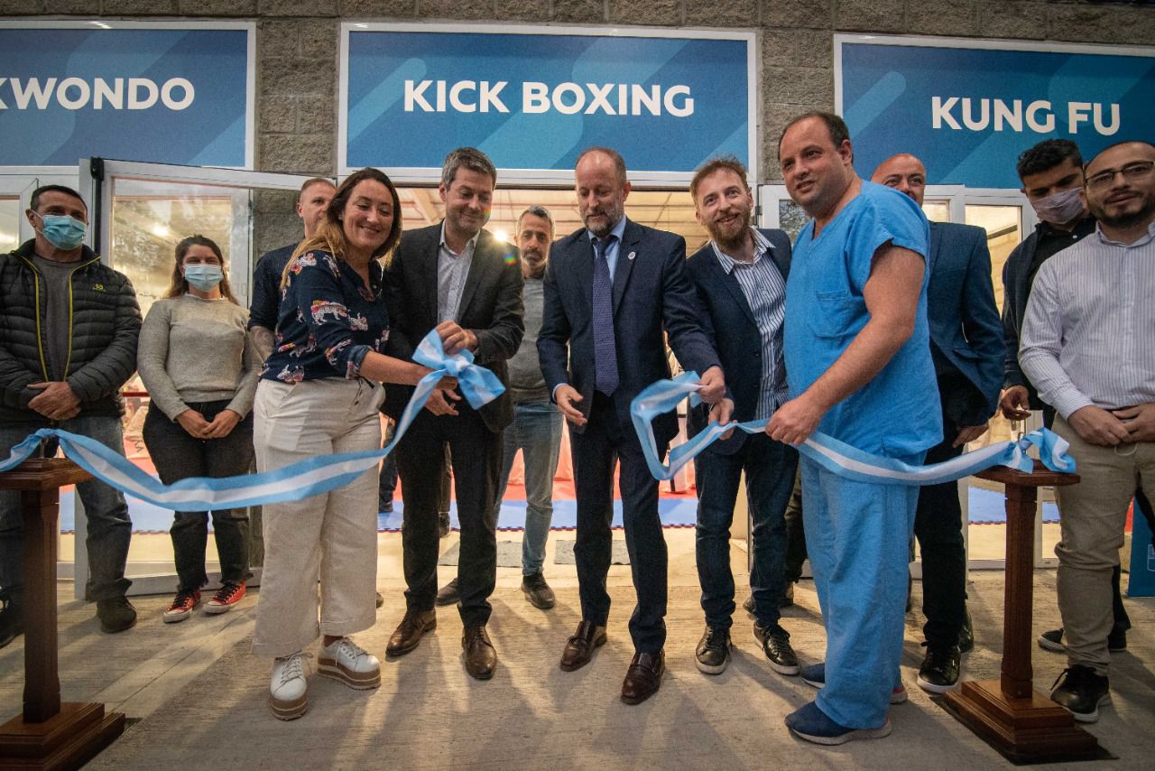 Lammens e Insaurralde inauguraron un gimnasio en Lomas de Zamora |  Argentina.gob.ar