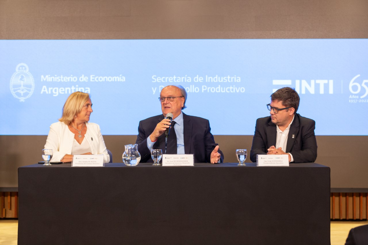 Mendiguren puso en funciones a las nuevas autoridades del INTI
