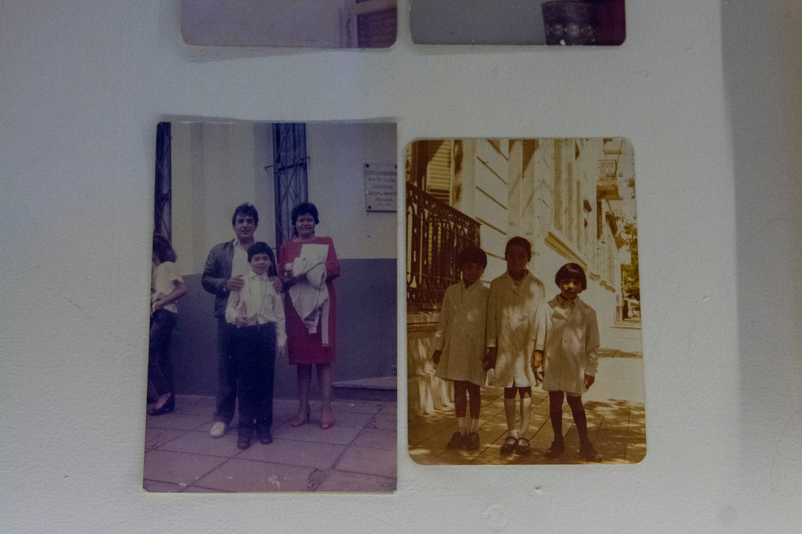 Fotos familiares de Lorena Vega. Parte de la muestra “Imprenteros, de Lorena Vega y Hnos.” en exhibición en la Casa Nacional del Bicentenario.