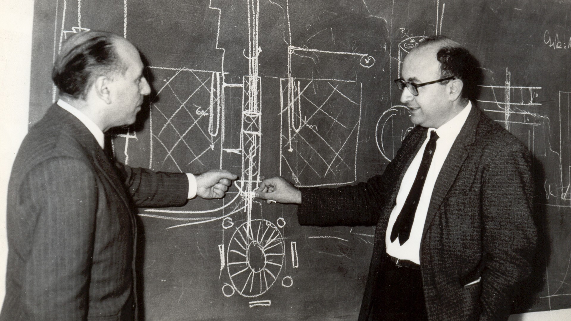 Le président de la CNEA de l'époque, Oscar Quihillalt, était convaincu par les plans de l'Argonaut que l'Argentine devait construire son propre réacteur.