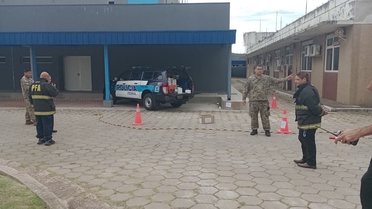 Ejercicio de respuesta a un eventual accidente de tránsito que involucre material radiactivo Ejercicio de respuesta a un eventual accidente de tránsito que involucre material radiactivo