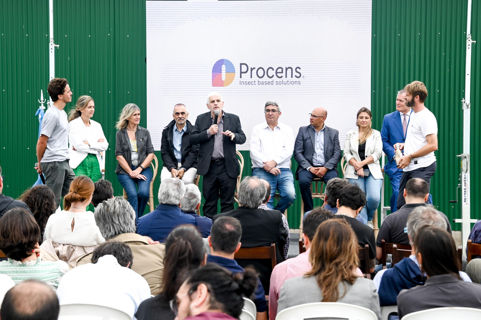 El Gobierno Nacional presente en la inauguración de la primera bioplanta cría insectos del país