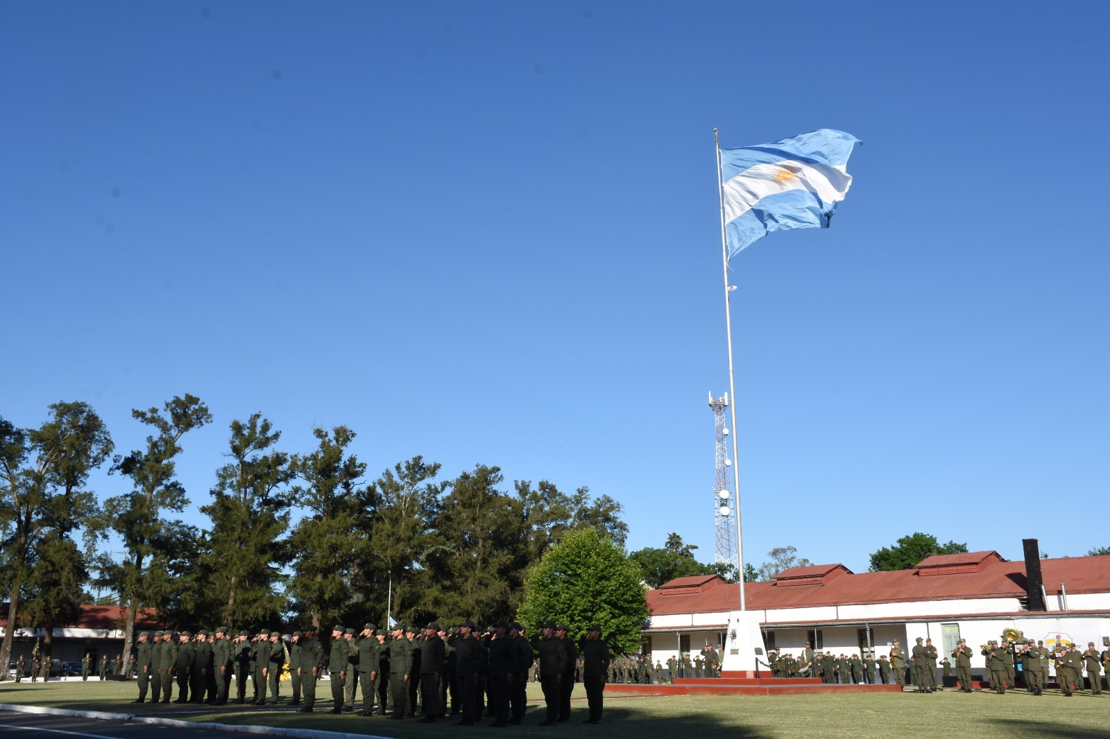 Ceremonia de Egreso y Juramento de Fidelidad a la Bandera del “Curso de Formación Básica de los Escalafones Profesionales par...