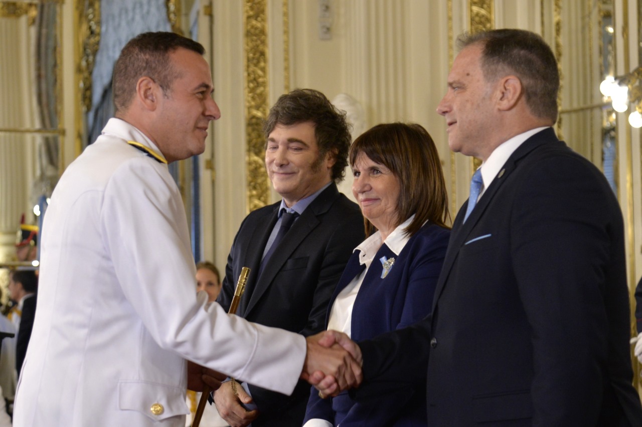 28 de noviembre de 2024 Distinguieron a efectivo de la PSA por alcanzar la máxima jerarquía