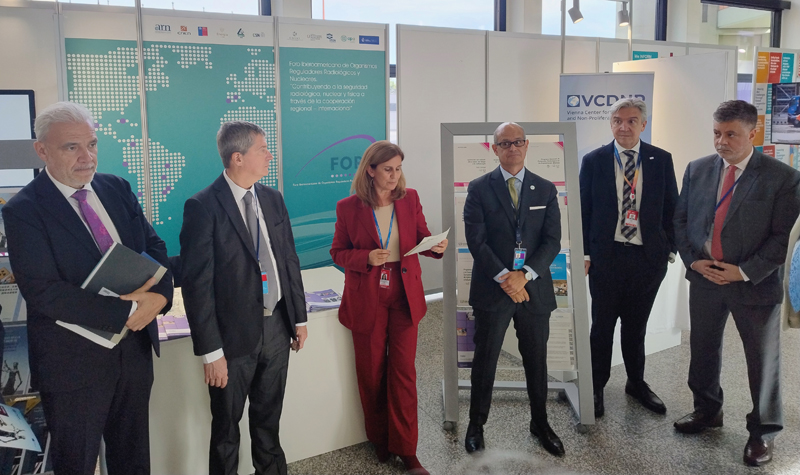 ARN en la inauguración del stand del Foro Iberoamericano de Organismos Reguladores Radiológicos y Nucleares en la 69° Conferencia General del OIEA ARN en la inauguración del stand del Foro Iberoamericano de Organismos Reguladores Radiológicos y Nucleares en la 69° Conferencia General del OIEA