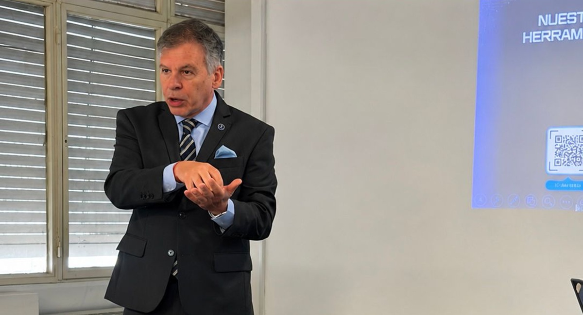 Alejandro Díaz participó del cierre de la Práctica Profesional de la Especialización en ... thumbnail