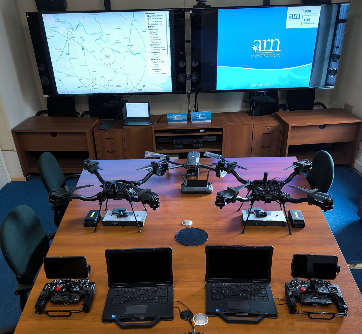 Los drones donados por el OIEA contribuirán a evaluar y gestionar riesgos en zonas afectadas por un evento radiológico o nuclear Los drones donados por el OIEA contribuirán a evaluar y gestionar riesgos en zonas afectadas por un evento radiológico o nuclear