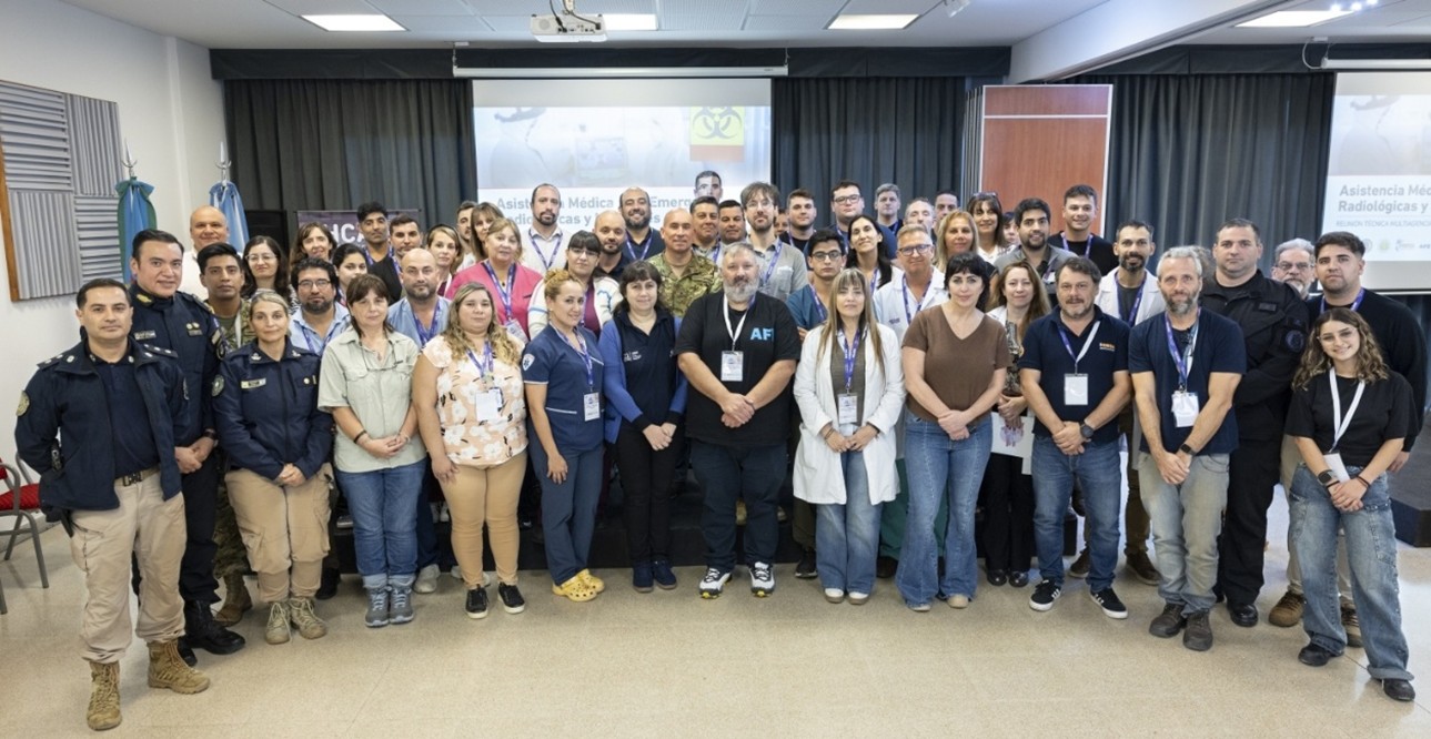 Participaron representantes de organizaciones que intervienen en la asistencia médica durante emergencias radiológicas y nucleares. Crédito: HCANK