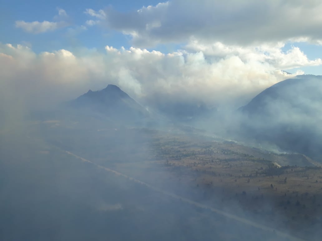 Nación suma recursos para combatir el incendio forestal en cercanías de El Bolsón