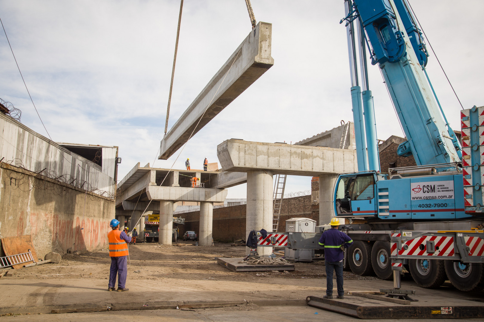 La obra, que se encuentra en un 30% de avance, abarca la extensión del Viaducto elevado entre la estación Sáenz y Plaza Constitución, la construcción de la nueva estación elevada Buenos Aires y la cabecera en Plaza Constitución.