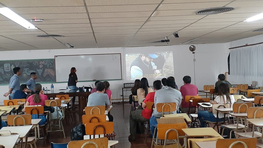 San Luis: Actividades educativas ante alumnos universitarios de Villa Mercedes