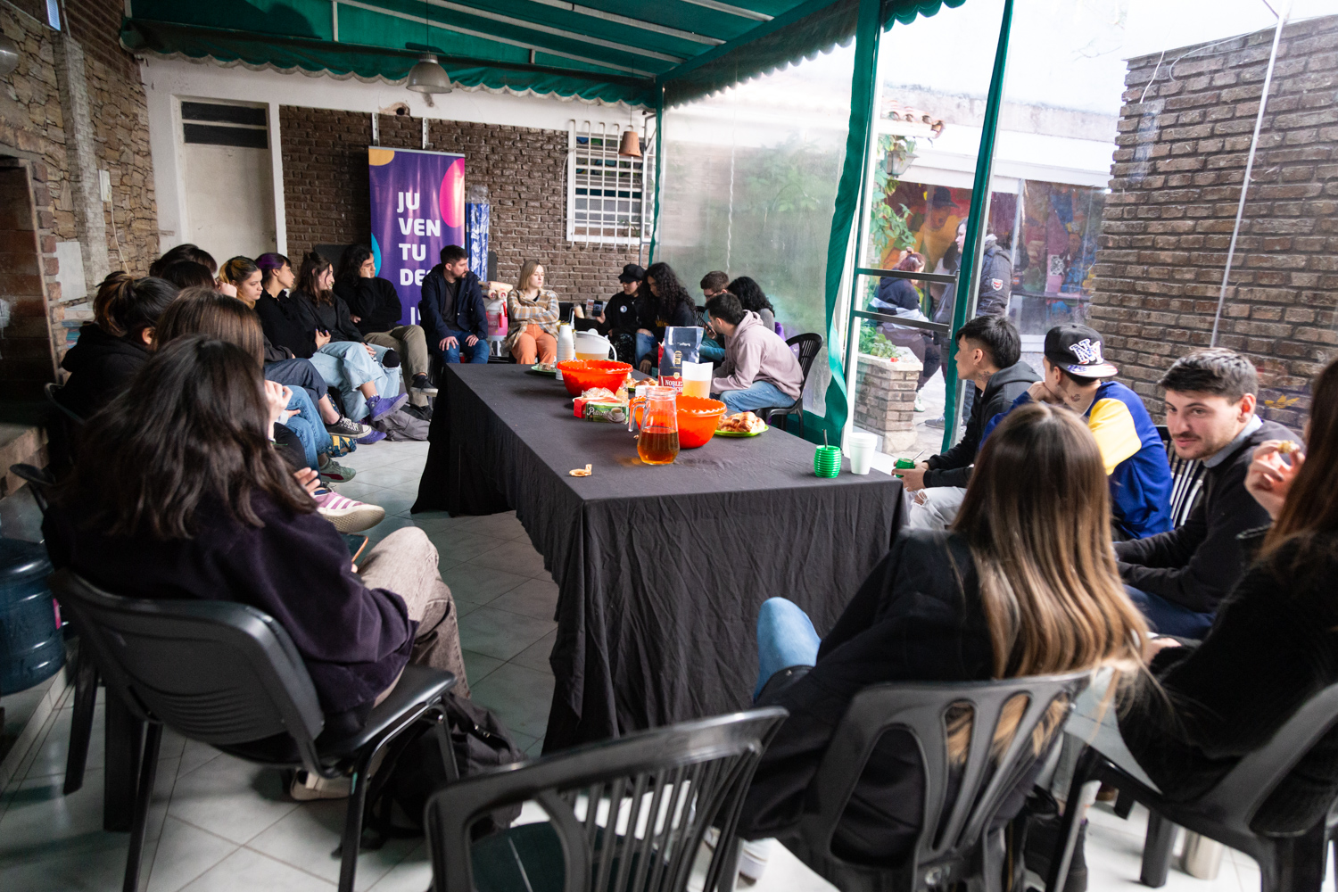 Charla con jóvenes de Morón