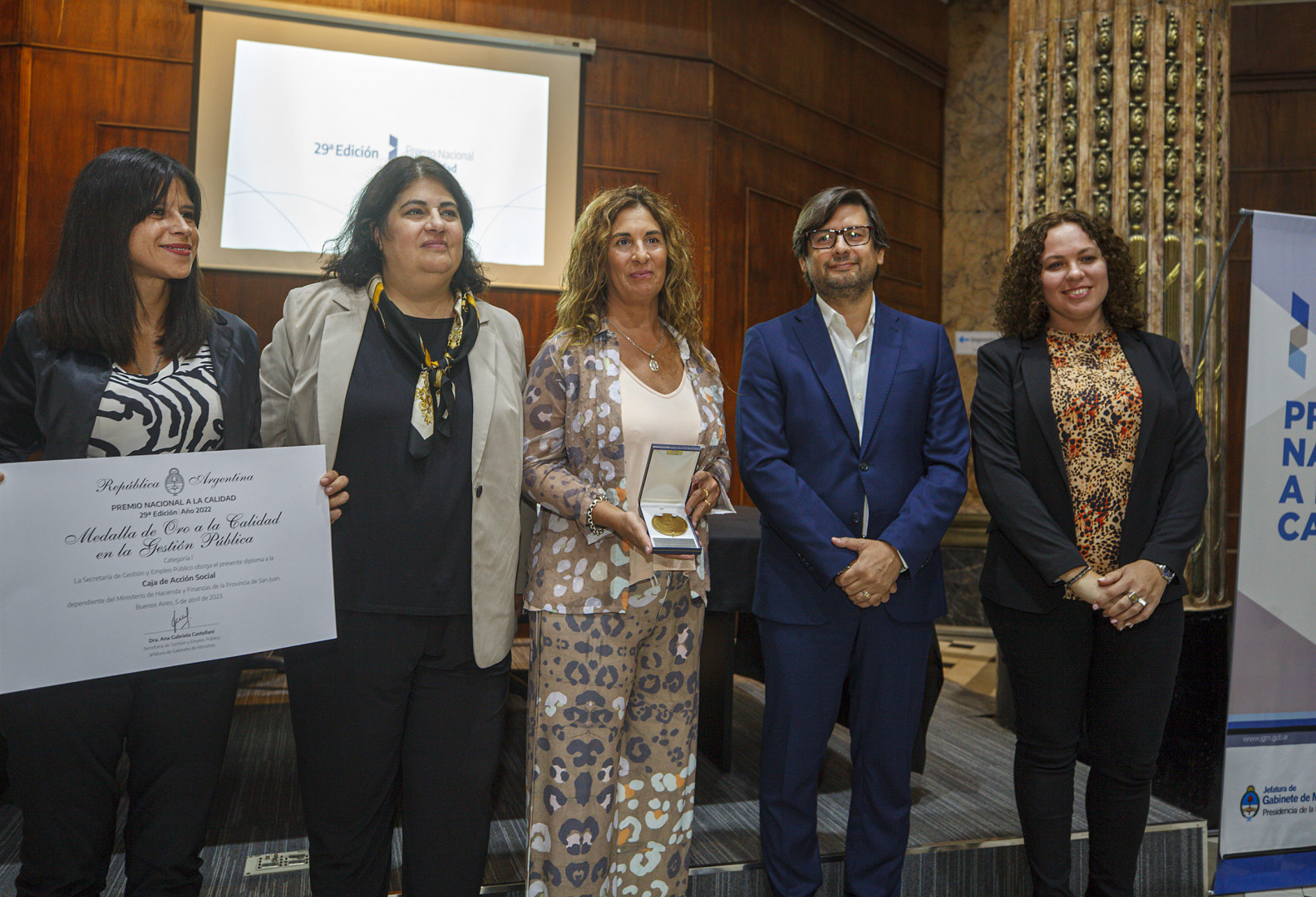 Medalla de Oro en la 29ª Edición del Premio Nacional a la Calidad para Caja De Acción Social, provincia de San Juan.