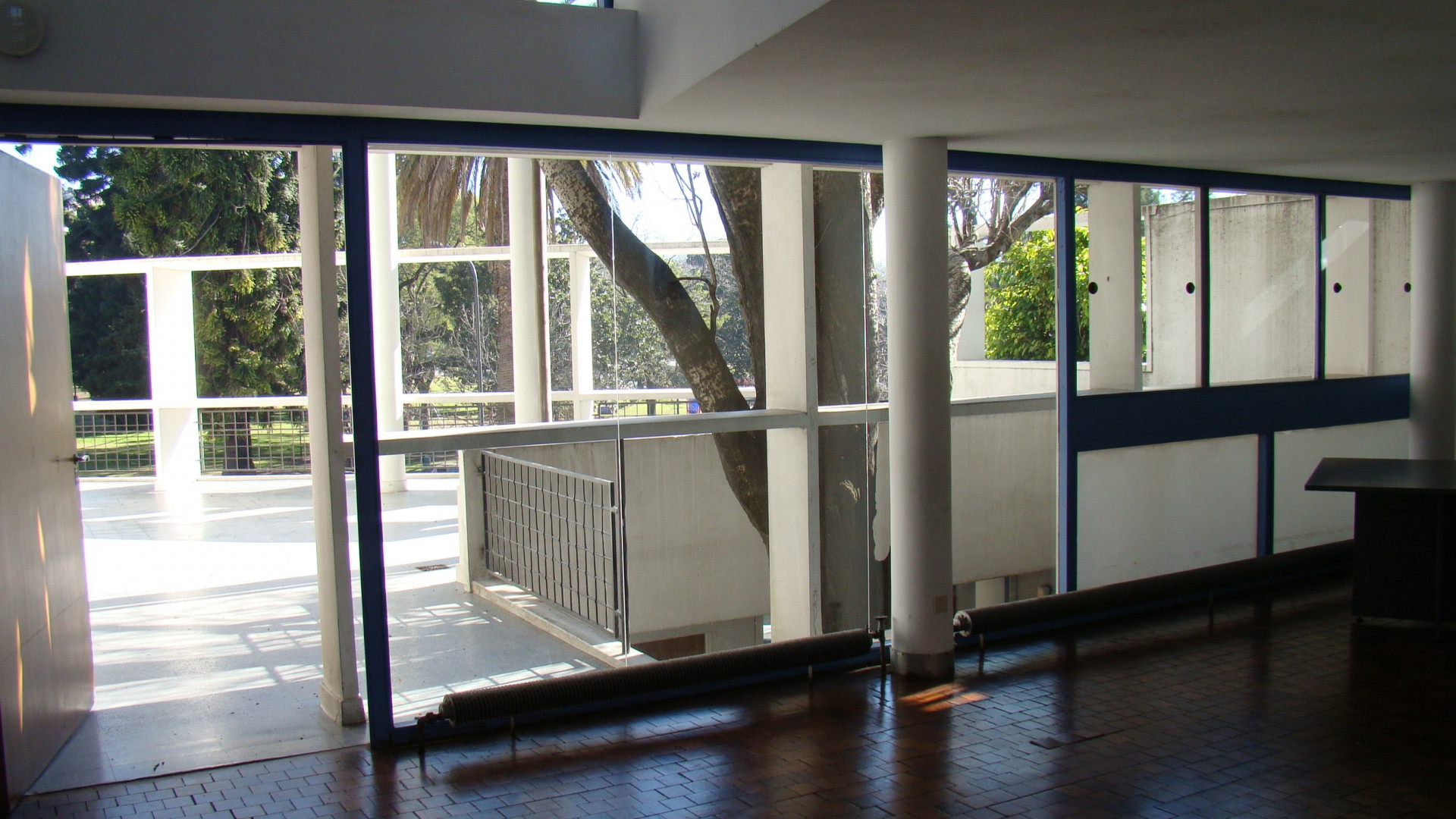 Ingreso al balcón casa Curuchet
