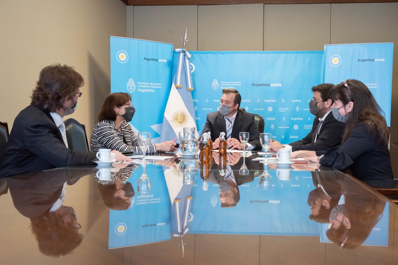 Soria se reunió con representantes de la Junta Federal de Cortes y Superiores Tribunales de Justicia de las Provincias Argentinas y CABA (JU.FE.JUS) Soria se reunió con representantes de la Junta Federal de Cortes y Superiores Tribunales de Justicia de las Provincias Argentinas y CABA (JU.FE.JUS)