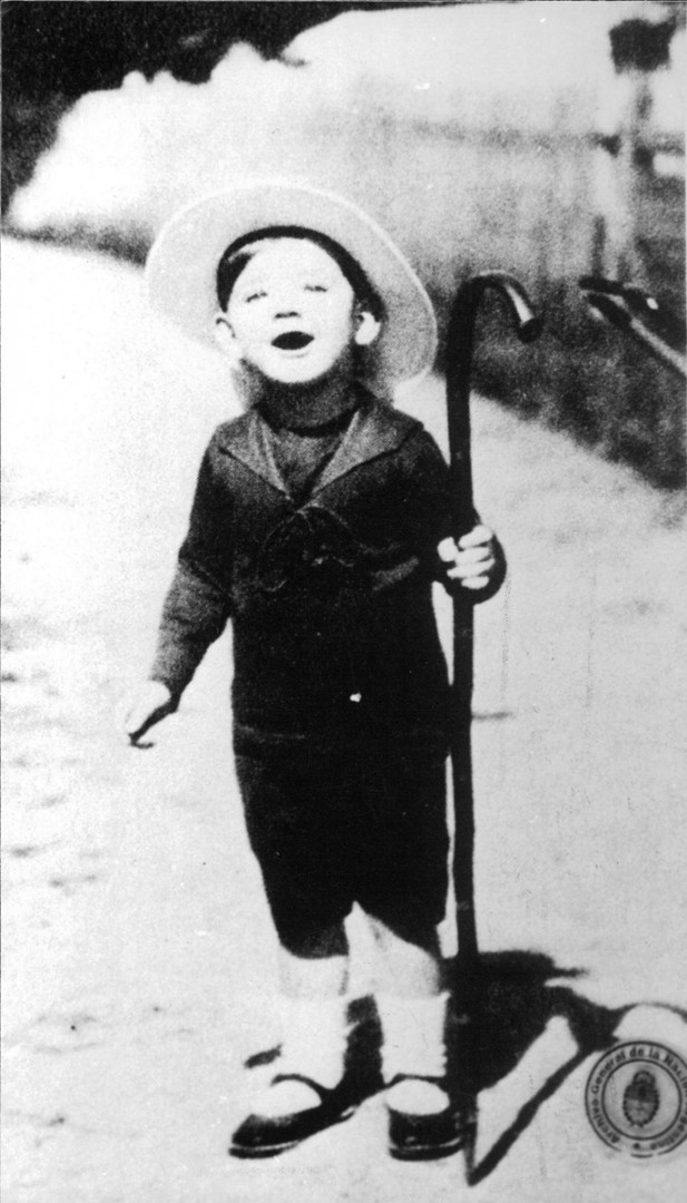 Julio Cortázar a los dos años. Klosters, Suiza, 1916. // Foto: AGN