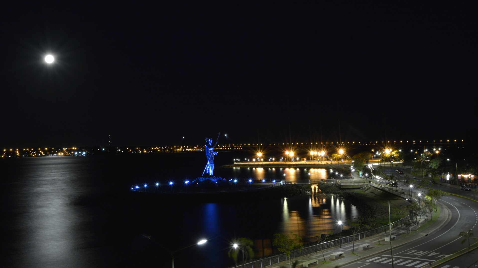 Costanera de Posadas de noche