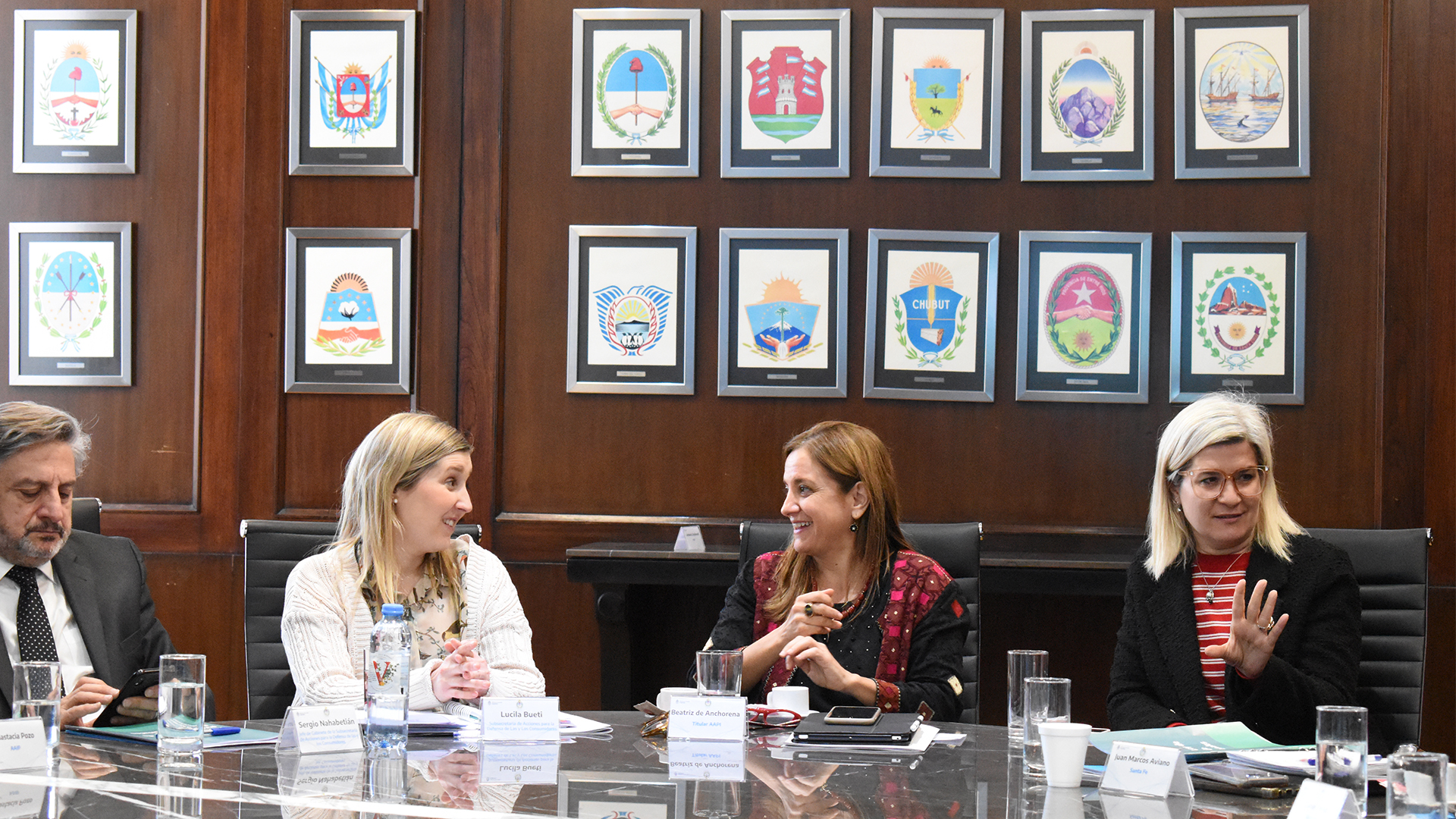Beatriz Anchorena junto a miembros del COFEDEC