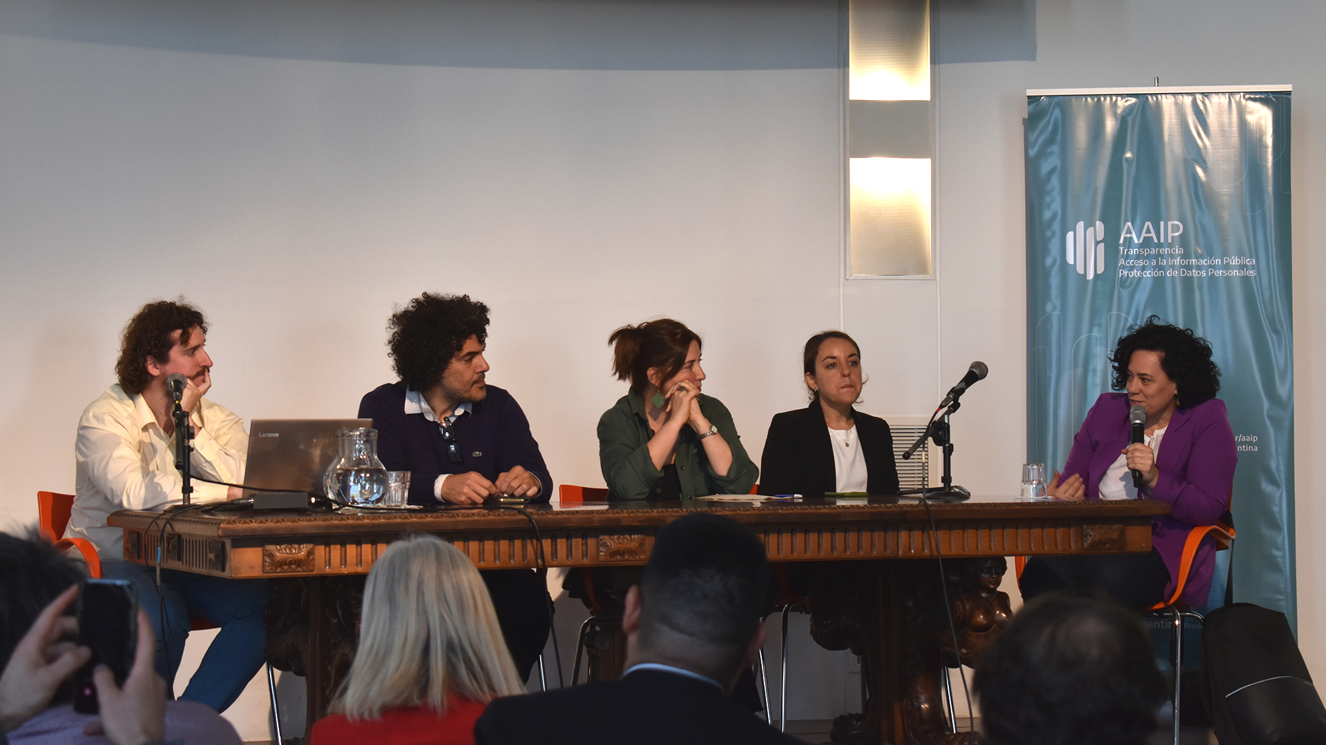 panel de autoridades universitarias