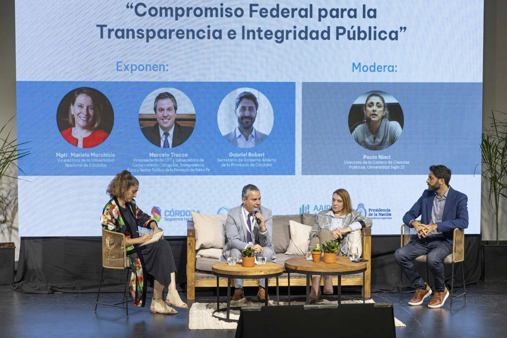 Integrantes del panel “Compromiso Federal para la Transparencia e Integridad Pública”