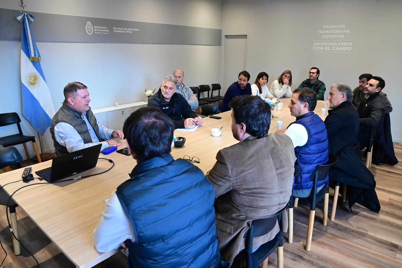 El Gobierno impulsa nuevas inversiones para expandir el riego agrícola con incentivos fiscales y créditos a largo plazo
