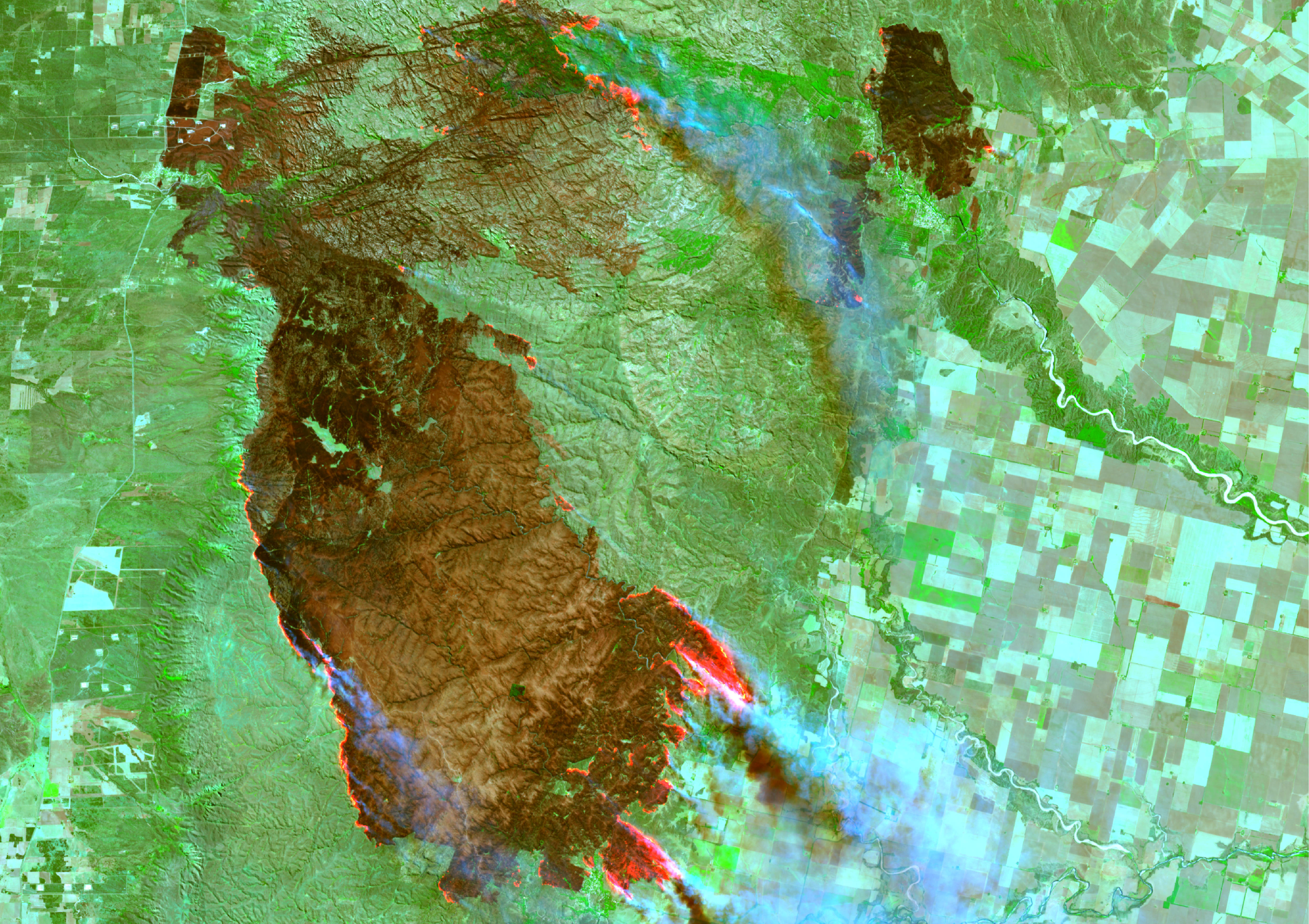 La Conae difundió fotos satelitales de los incendios serranos • Canal C