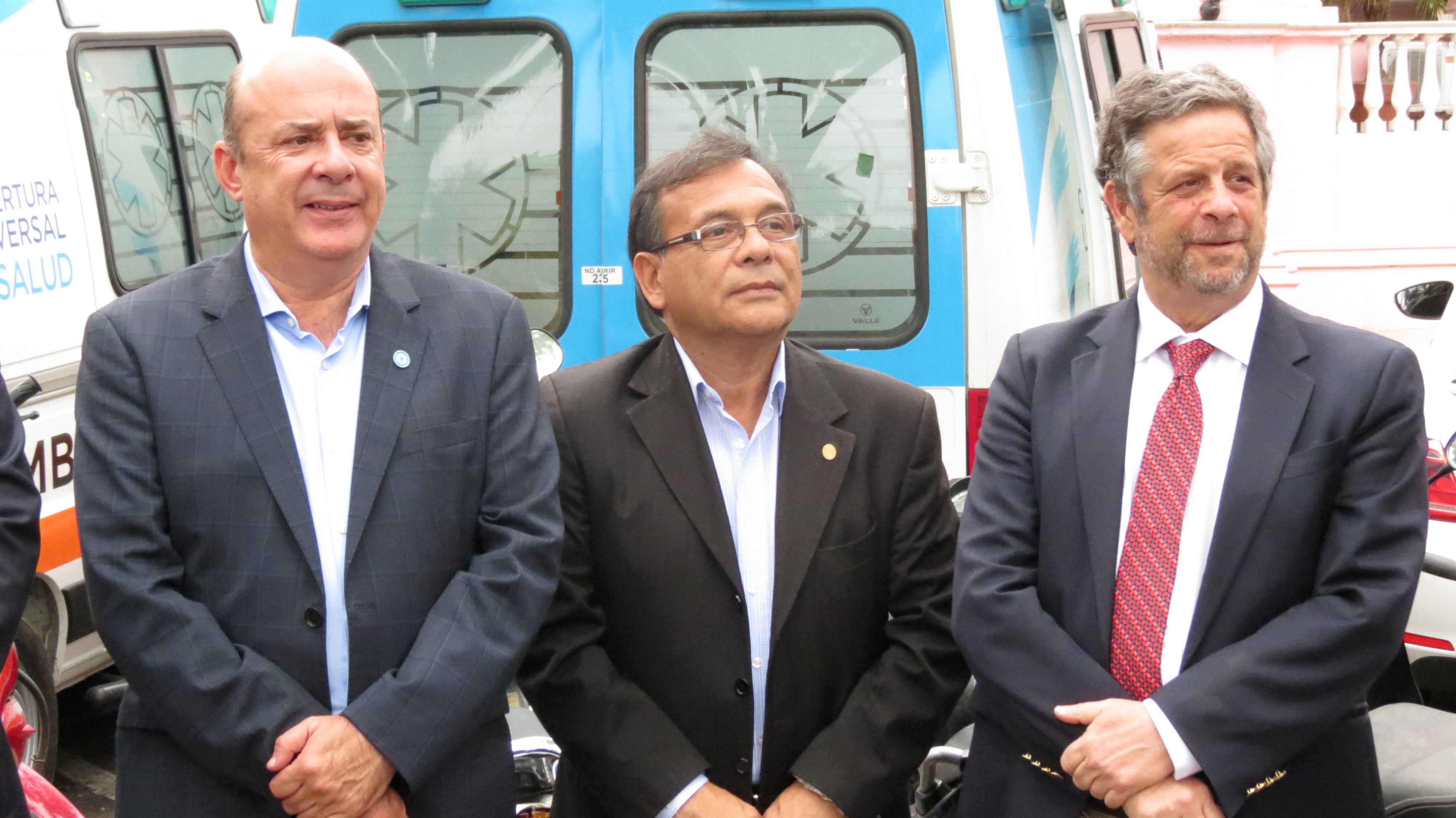 Rubinstein entregó ambulancias a Corrientes
