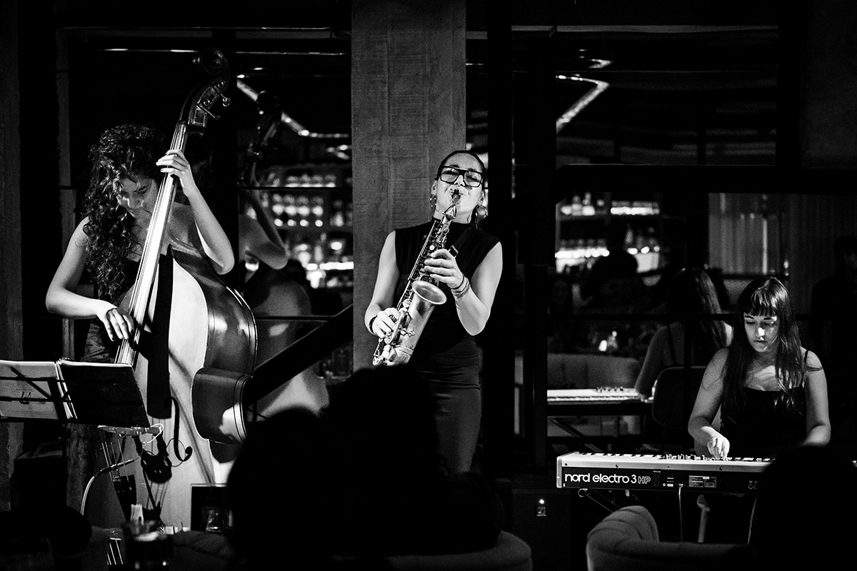 Argentas Jazz Trío se presenta en el Palacio Libertad.