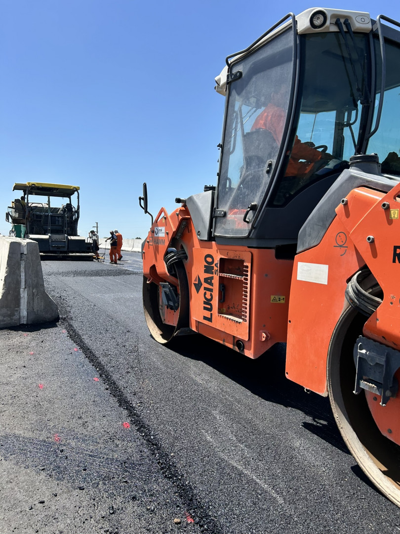 Trabajos de pavimentación nudo vial A005