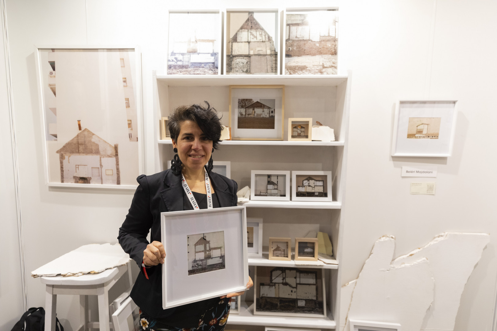 La fotógrafa Belén Majdalani en el stand de la Secretaría de Cultura en BADA.