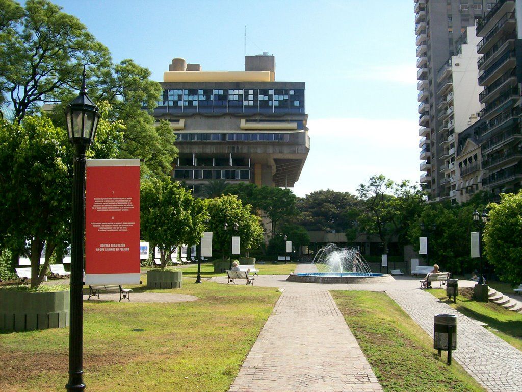 Plaza del Lector - Biblioteca Nacional Mariano Moreno.