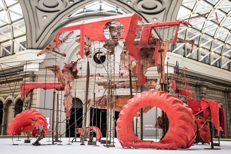 "Campesina roja", de Carlos Huffmann, en el Borges "Campesina roja", de Carlos Huffmann, en el Borges