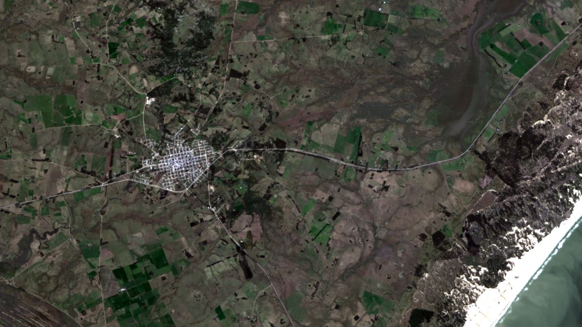 Castillos, Uruguay - Landsat 8 OLI - 5 de Agosto de 2013