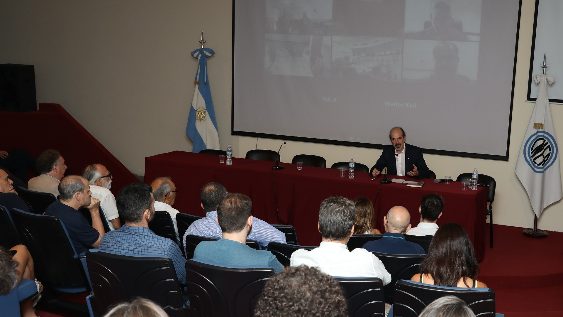 El vicepresidente de la CNEA Diego Hurtado enfatizó la importancia del RA-1 en el sector científico argentino.