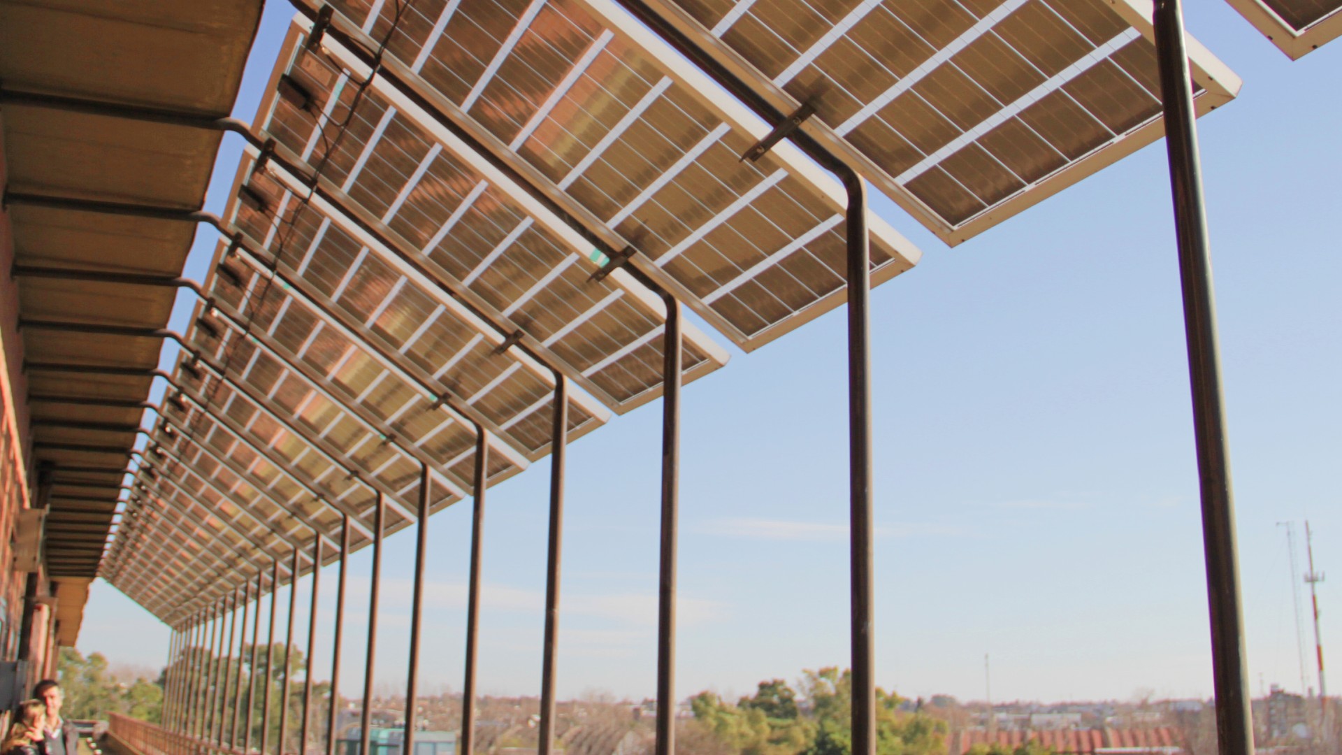 El proyecto “Sistema de Generación Eléctrica Distribuida"  posiciona a la CNEA como el principal organismo público de ciencia y tecnología en cuanto al desarrollo de la Energía Solar Fotovoltaica distribuida con conexión a la red.