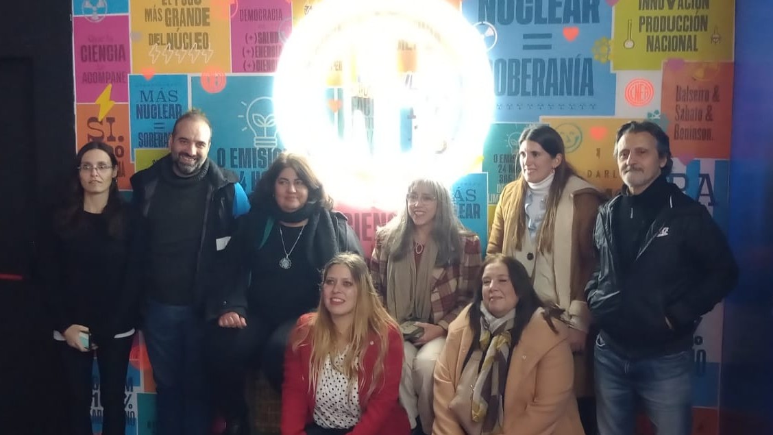 La presidenta de la CNEA recibió a la secretaria de Gestión y Empleo público junto a las y los gerentes de área del Organismo.